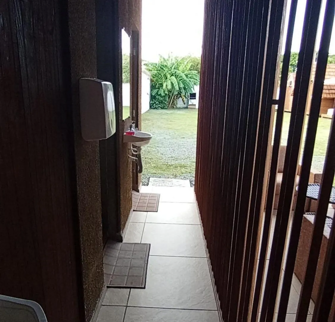 פנייה Cabana 7 Com Ar Condicionado E Area De Cozinha E Banheiro Compartilhado A 10 Minutos Do Parque Beto Carrero ברזיל